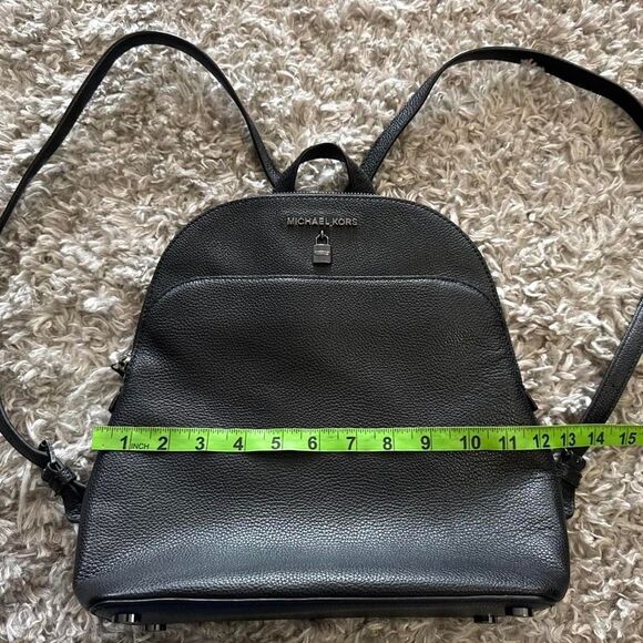 MICHAEL KORS Black leather backpack zipper closure excellent condition
